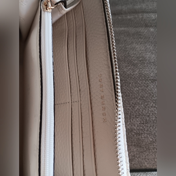 Tory Burch Cream Leather Wallet NWOT - Picture 11 of 11
